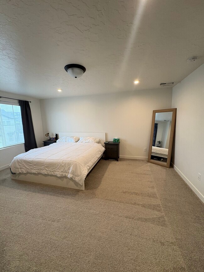 Building Photo - 9391 N Vernham Ln