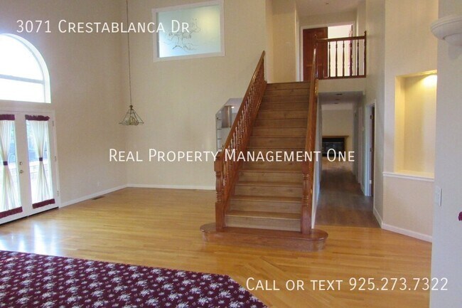 Building Photo - 3071 Crestablanca Dr