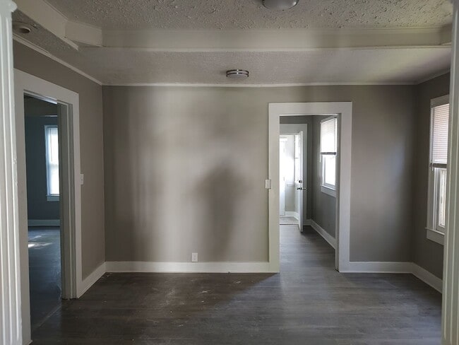 Building Photo - 4BR/2BA House