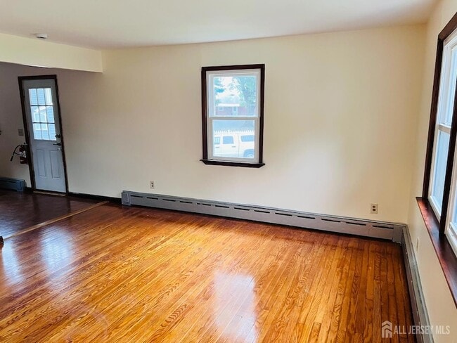 Building Photo - 346 Carteret Ave
