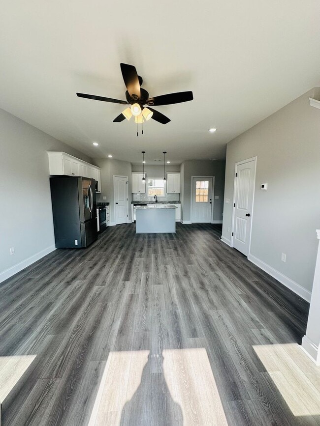Building Photo - 226 Beau Claire Cir