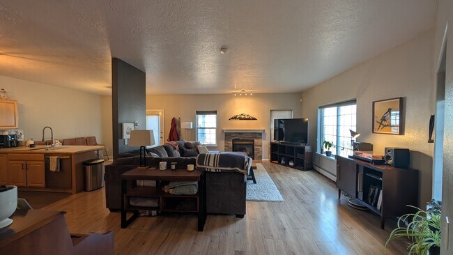 Building Photo - 12580 Old Glenn Hwy