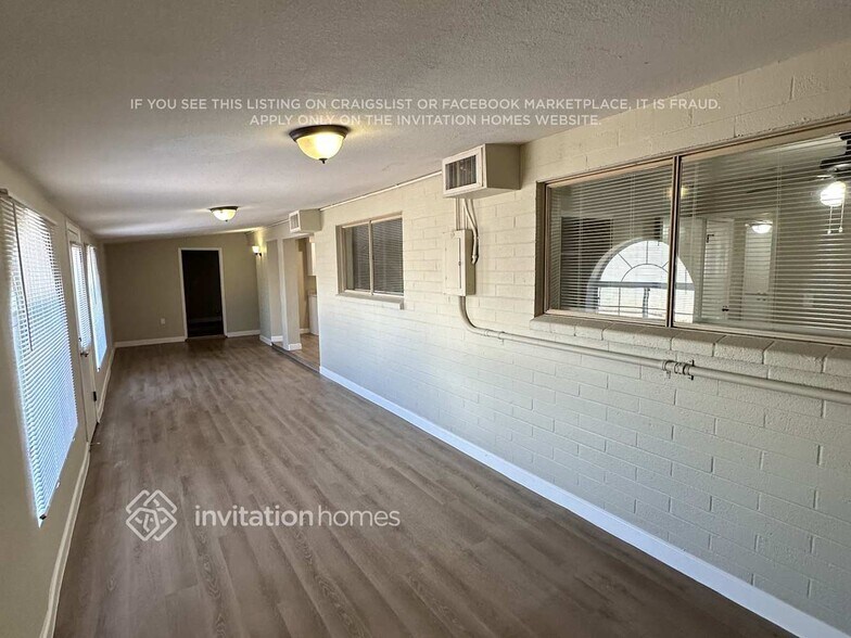 Building Photo - 12214 N Escobar Way