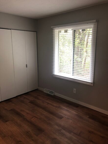 Bedroom 2 - 1516 S Timber Ridge