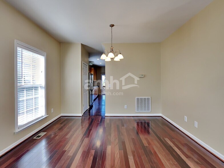 Building Photo - 8701 Poteat Dr