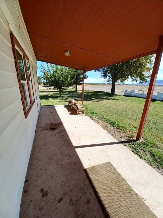 Building Photo - Ranch Style Farm