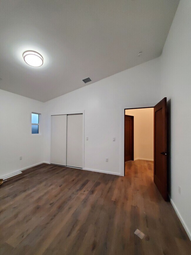 2520 - Bedroom#3 - 2520 Delaware St