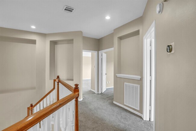 Building Photo - 4407 Magnolia Ln