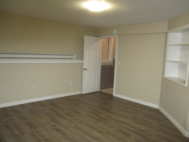 Building Photo - 23 Shady Ln