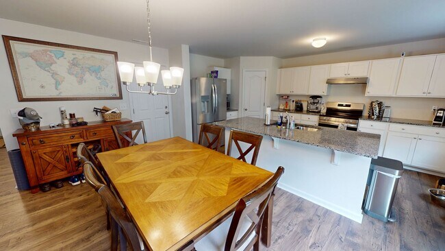 Building Photo - Pet Friendly 2023 Build in Convenient Location!
