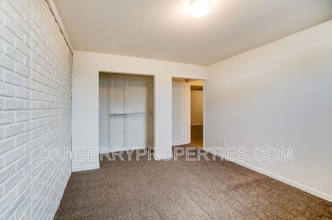 Building Photo - 3660 Willow Run Dr