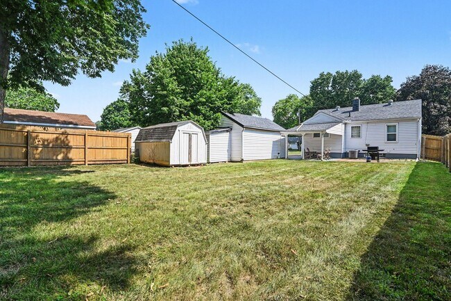 Building Photo - 102 E Home Ave