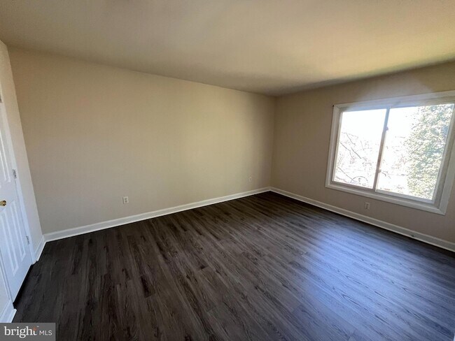 Building Photo - 105 Berry St