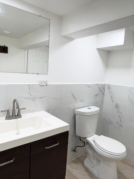 Building Photo - 18534 Wentworth Ave