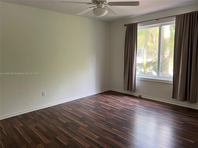 Building Photo - 5870 SW 96th St