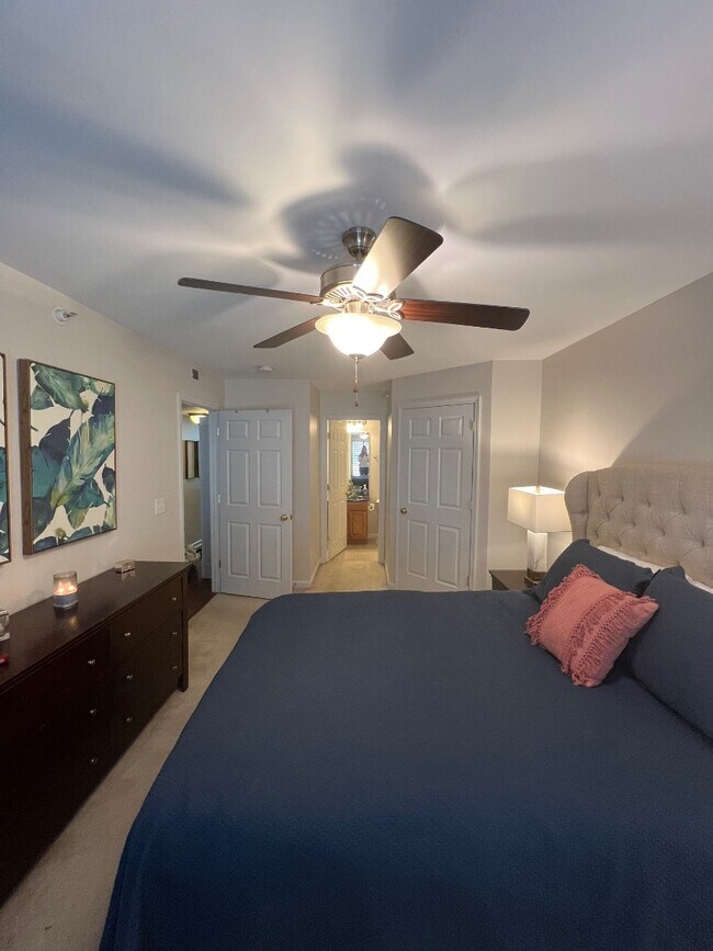 Building Photo - 717 Tower Grove Dr