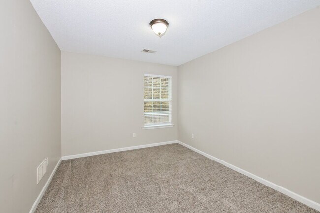 Building Photo - 7868 Ridgedale Dr