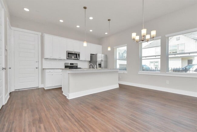Building Photo - 725 Strawberry Pines Ct