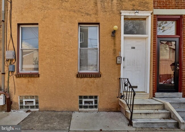 Building Photo - 1309 Marlborough St