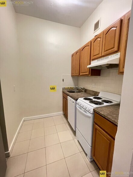 Building Photo - 43 Bay State Rd