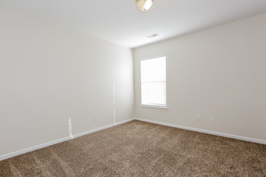 Building Photo - 2722 Forest Grove Ct