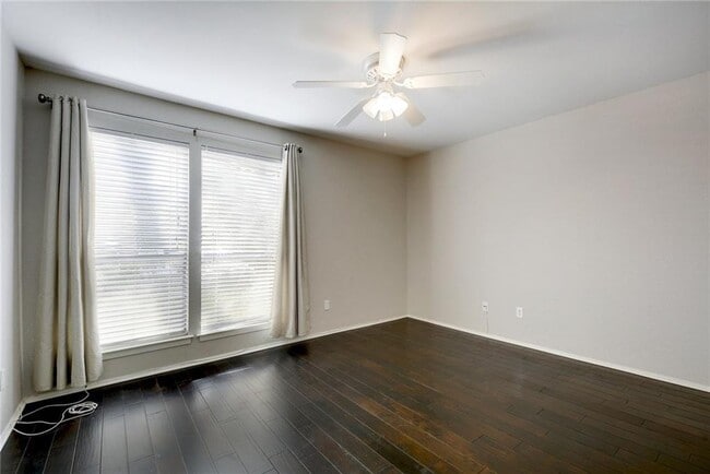 Building Photo - 3839 Dry Creek Dr