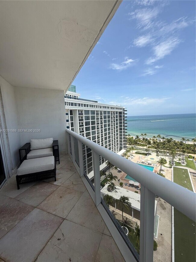 Building Photo - 10275 Collins Ave