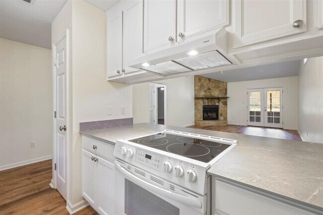 Building Photo - 2556 Panther Creek Rd