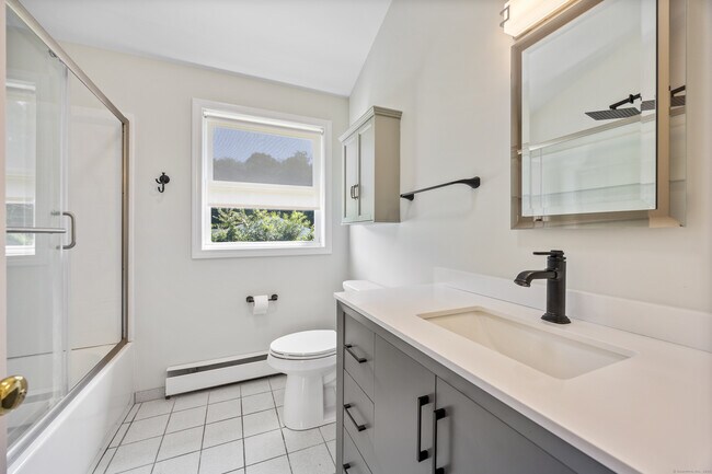 Building Photo - 159 E Johnson Ave