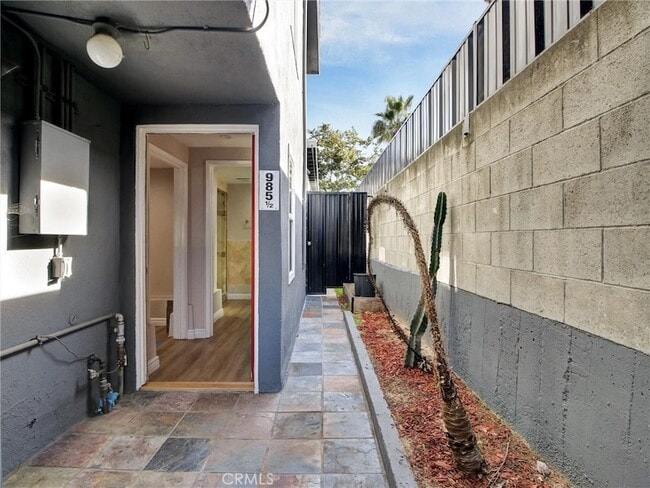 Building Photo - 985 1/2 Dexter Street Unit