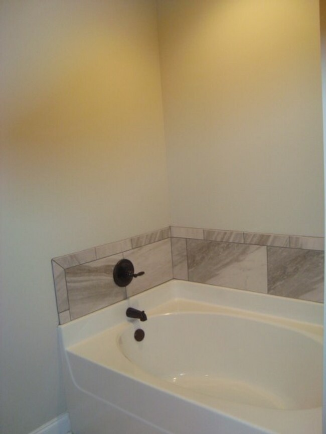 Building Photo - Home in Phenix City available to rent 10/2...