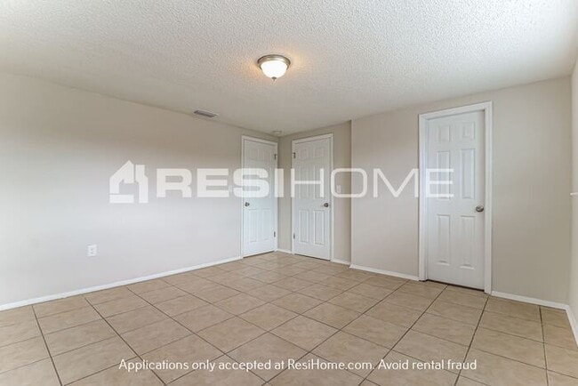 Building Photo - 6027 11th Ave