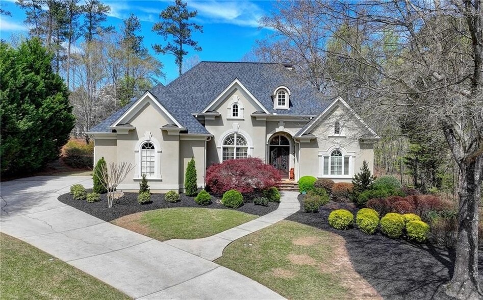 Building Photo - 6745 Laurel Oak Dr