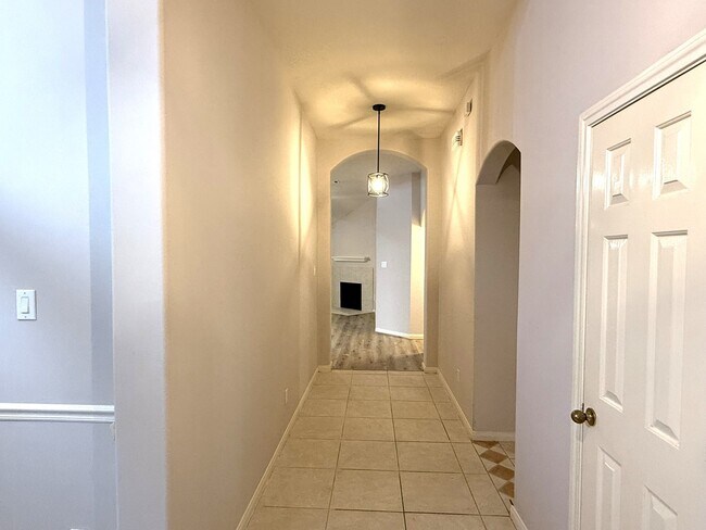 Building Photo - 6730 Catarina Cir