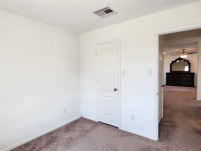 Building Photo - 31322 Whitfield Ct