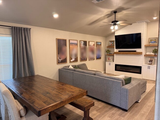 Building Photo - 7612 John Thomas St