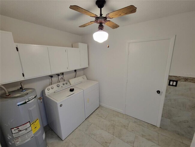 Building Photo - 1028 Lillian St