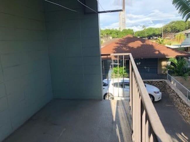 Building Photo - Kapahulu 2nd floor 1-Bedroom