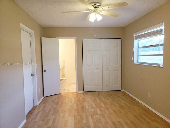 Building Photo - 4311 SE Geneva Dr