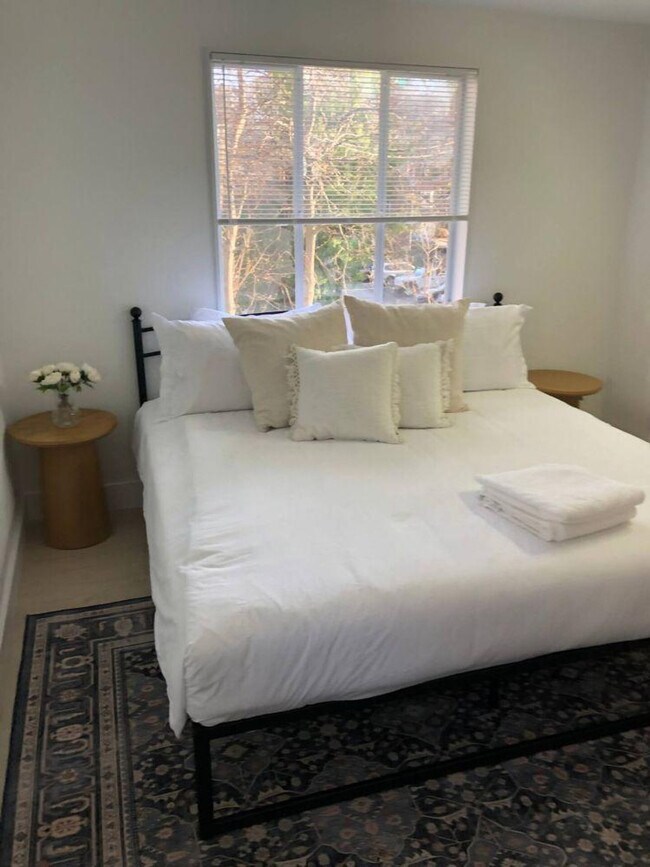 Building Photo - 4206 Washington Blvd