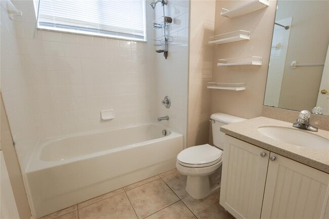 Building Photo - 18014 Java Isle Dr