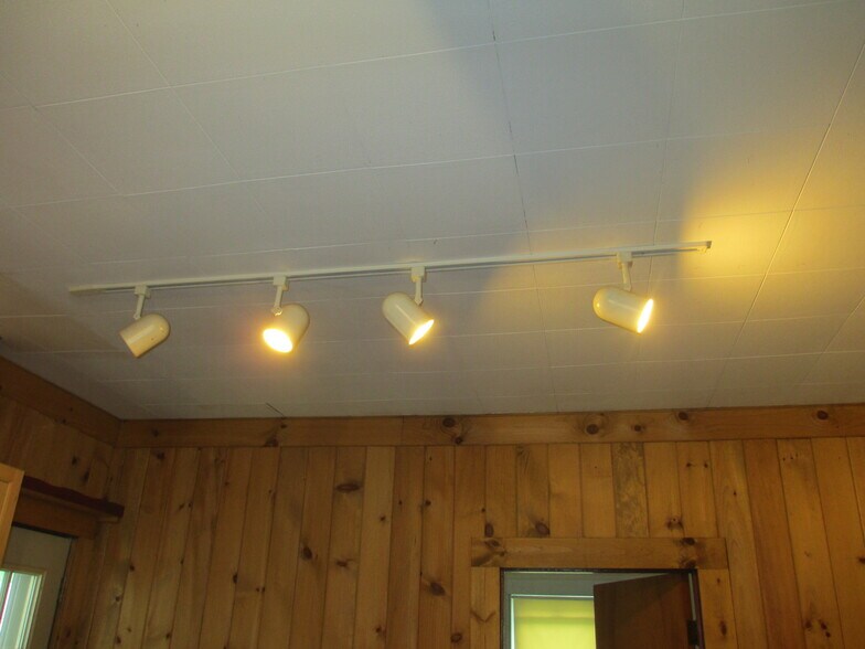 Kitchen accent Lighting #2 - 235 Pleasant St