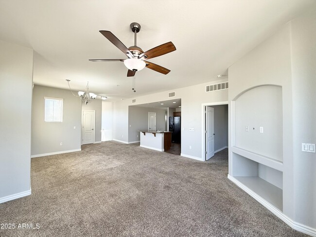 Building Photo - 1456 E 9th St