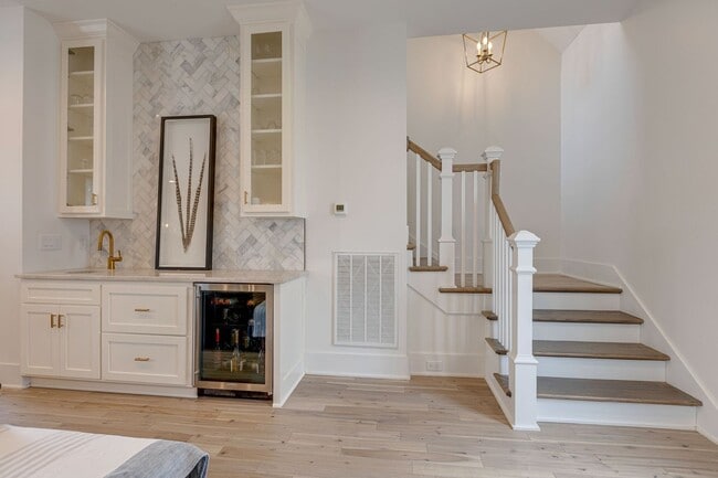 Building Photo - Franklin Home For Lease