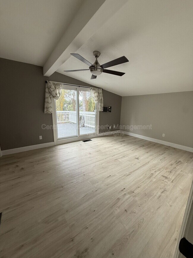 Building Photo - 103 Lake Brantley Terrace