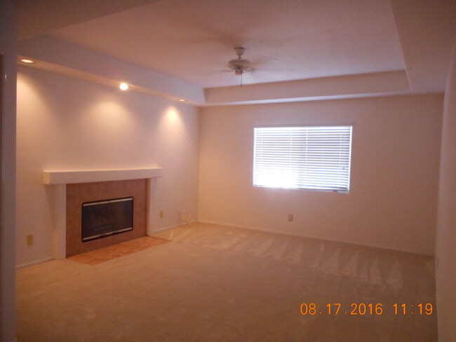 Building Photo - Beautiful 3BD/ 2 BA House For Rent