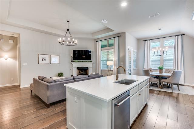 Building Photo - 1016 Lake Sierra Wy