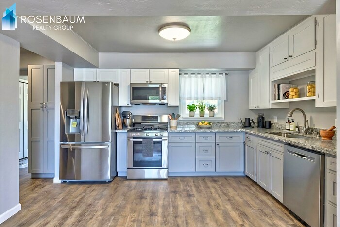 Building Photo - 844 Flora St