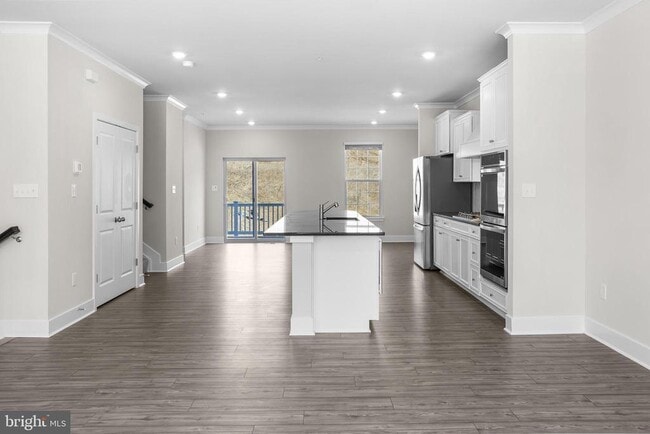 Building Photo - 1705 Water Xing Rd