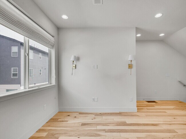 Building Photo - $2,350 - 2 Bed, 2.5 Bath Townhome in Broom...